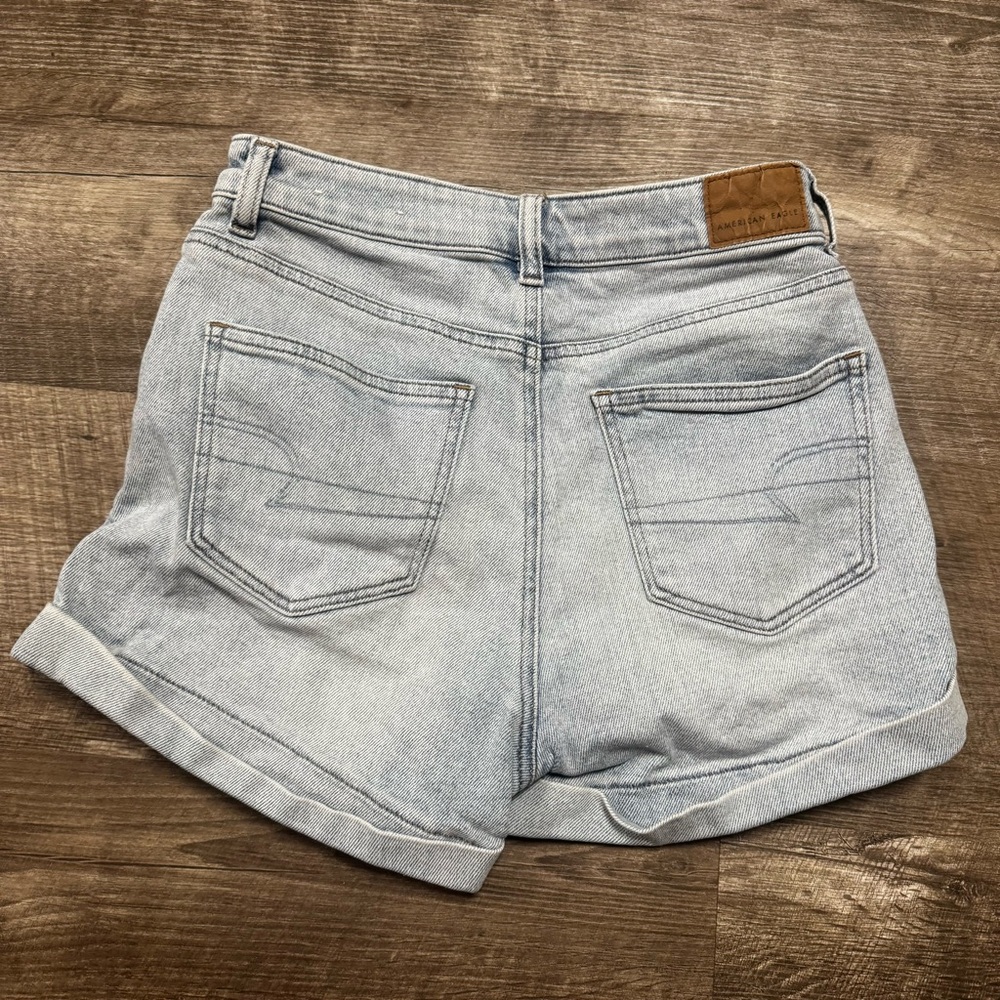 American Eagle Mom Short Jean Shorts Size 2 - Picture 6 of 6